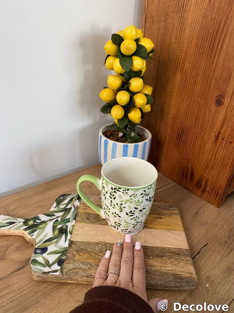 Taza botánica hojas verdes